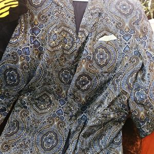Silk 90s paisley blazer just WOW!